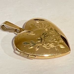 vintage B.A.B BAB ballou overlay gold tone heart locket floral engraved